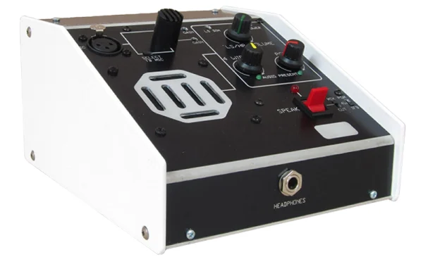 The Glensound GS-FW023 Intercoms using 4-wire topography are often used in broadcast environments, particularly in outside broadcasting.